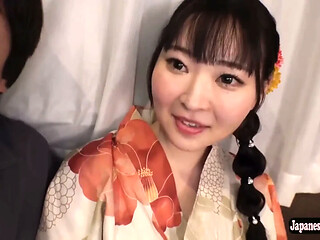 Yamato Nadeshiko Beauty. a Kimono Shop Heiress Enjoys Her Elegant Day off.