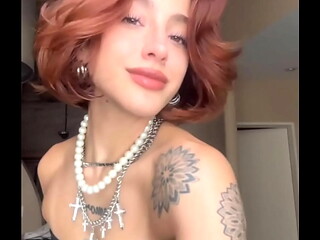 La chilena belu beboteando