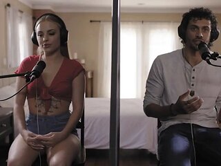 Anna Claire Clouds & Alex Jones engage in a steamy blind date & get down and dirty