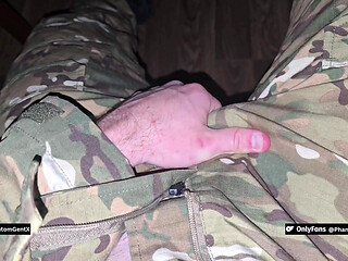German Dirtytalk! Muscular soldier is totally horny and jerks off his huge cock