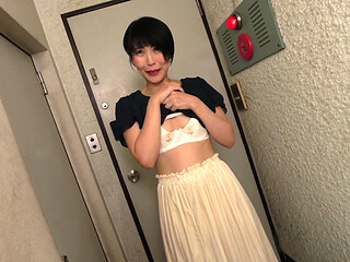 Amateur Wife Who Applied: Trembling with Nerves, She Ends Up Begging for a Creampie - Non Sakai