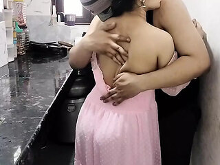Naukrani ko paise dekar jabar dasti pela