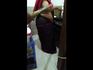 Punjabi Hot Stepmom in Saree Without Blouse Fucked by Stepson While Cooking - Destroyed Her Big Ass and Cum Asshole
