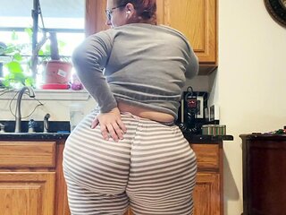 Amateur super hot brunette masturbating 3 mp4