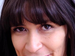 Quieres Saber Mas De Mi? En Esta Entrevista Termino Siendo Follada Bien Rico!!