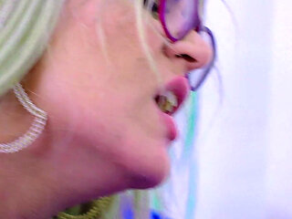 Fake Doctor Tries to Give the "blow" but Gets Well and Wins Even the Ass