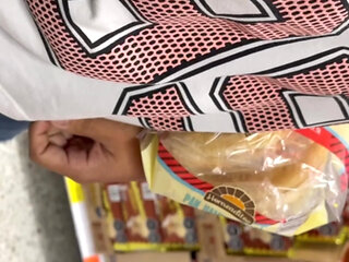 My friend lends me her pussy