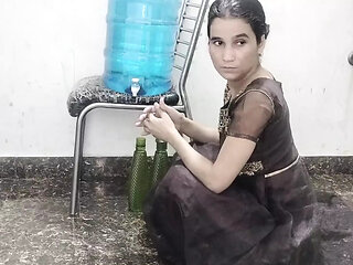 Sexy naukarani ko Malik ne pel kar bur far diya