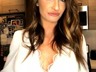 Cumshot amateur MILF suck and jerks dude in the bedroom