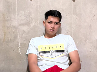 Alan Tokers masturbates in his room