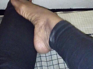 Long Legs Pretty Toes You Can Cum On Foot Fetish