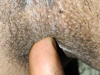 Desi BB ki bad tits look at the ass and press it.