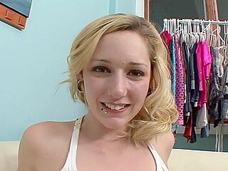 Rylie Richman Is A Naughty Amateur