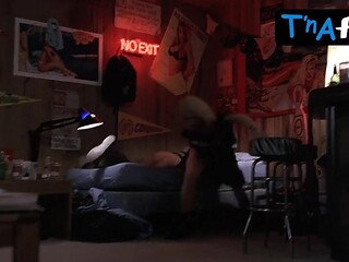 Lesbian scene with Kristy Swanson in 'Higher Learning