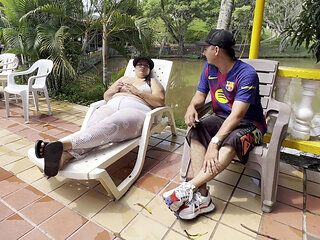 a COLOMBIAN STRANGER to with me in the pool