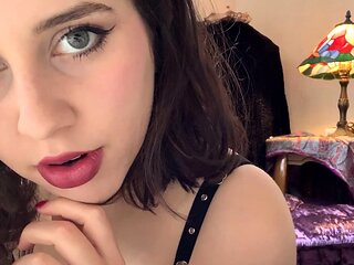 Amateur webcam babe dildo masturbation