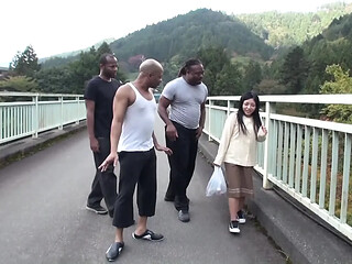 A179F07 A petite black-haired young wife found in a quiet mountain area is also fascinated by black cocks! Black man picking up leads to immediate orgasm and climax!