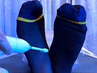 Hairy Dallas Experienced Feet Tickles While Wrapped
