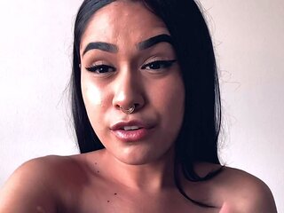 Brunette Solo Webcam Masturbation