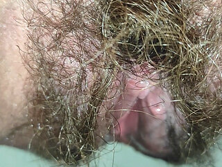 Hairy bush pee