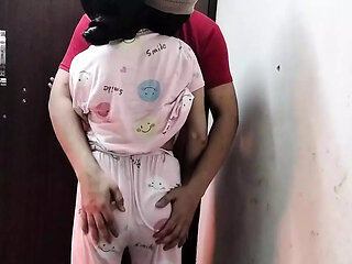 Desi hot girl ko hotel me jabar dasti pakad ke pel diya