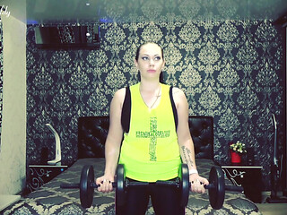 Beating my weight lifting challenge! More than 80 repeats for biceps