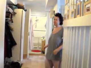 Towelpissing From Jen