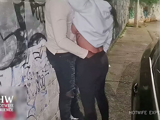 Fodendo com um desconhecido na rua - Meu corno filmando eu sendo arrombado por um BBC COMPLETO NO RED