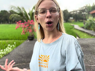 How an AI girlfriend can help you (or break you)