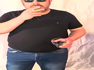 Dressed up with Cool Sunglasses, Treat Yourself to a Hot Piss