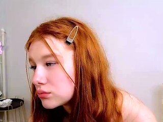 AMATEUR BRUNETTE TEEN NATURAL TIT CAUGHT MASTURBATINg CHEAT