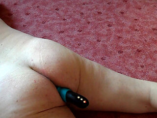 Buttocks thrust vibrator