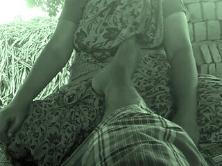 Indian House wife boobs oudoor sex