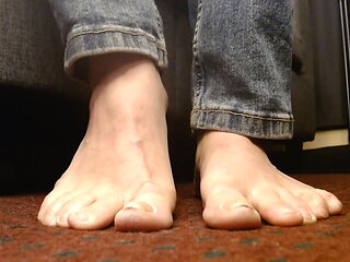 Toe Fetish Spread Tease Toenail Unpolished