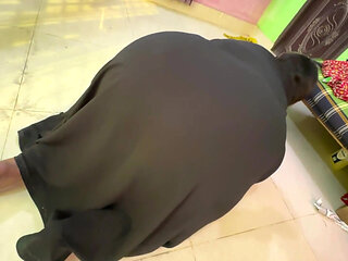 Egyptian Big Ass Hot Muslim Stepmom Stuck Under Bed Just Then I See Her Pussy and Fuck Her Big Ass