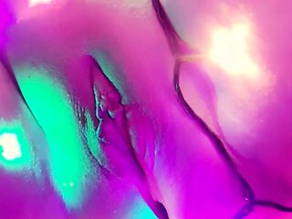 Amateur Close Up Squirting Masturbation