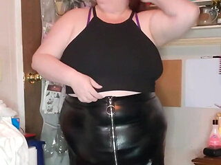 Watch Me Get Home a Date with You and See What Happens Next. Tip for $5 for the Video