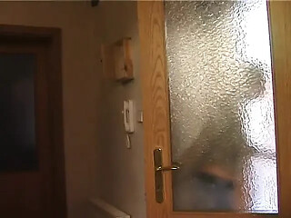 Amateur Bitch Shows Everything!