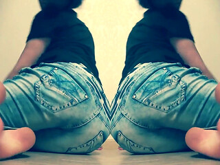 Bare feet in jeans JOI CEI