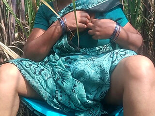 Tamil aunty masturbating in sugarcane plantation