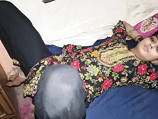 New Indian beauty full housewife and Muslim girl are having sex in a hot