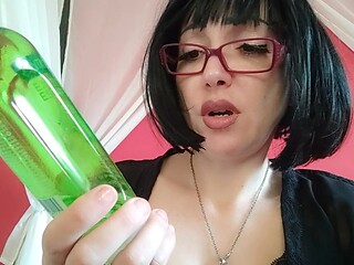 milf shows great squirt with toys