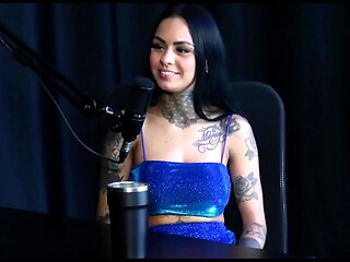 Come&ccedil_ou em uma boate, fez um fetiche estranho, gosta de ser dominadora, j&aacute_ sofreu e &eacute_ bissexual - Evelyn Buarque (SHEER/RED)