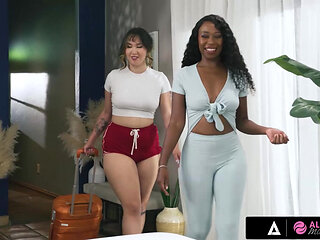 ALL GIRL MASSAGE - BnB Owner Offers A Massage Which Lead To Awesome Scissoring Fun