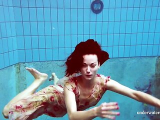 Martina Naked Beauty Underwater