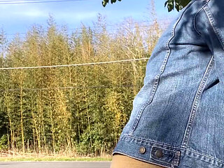 No142 Cycling with a rotor set on the road