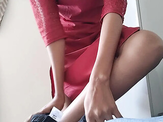 Sexy figure enjoys a perfect pussy licking session