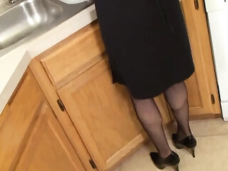 Naughty housewife gets her feet worshipped before sucking and riding her