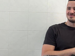 Nymphomaniac Blonde Doesn't Have a Tip to Give to the Courier Who Brings Her Water so She Offers Him a Coffee and Gives Him a Blowjob