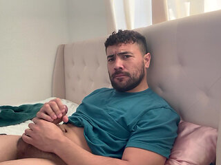 Jerking off my big dick shooting a load